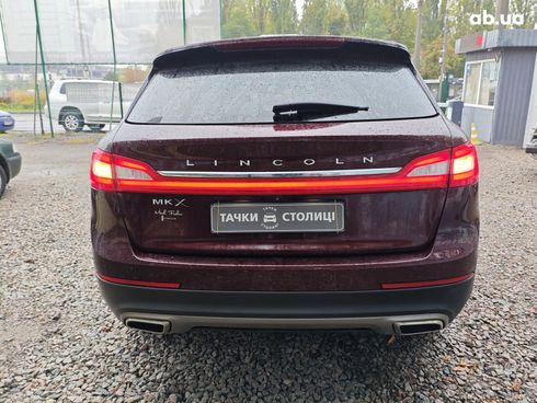 Lincoln MKX 2017 коричневый - фото 7