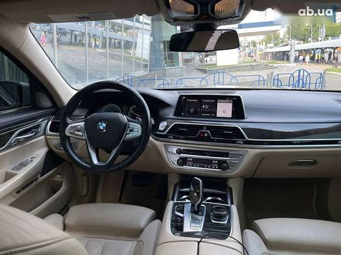 BMW 7 серия 2017 - фото 12
