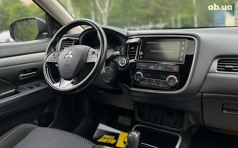 Mitsubishi Outlander 2017 - фото 14