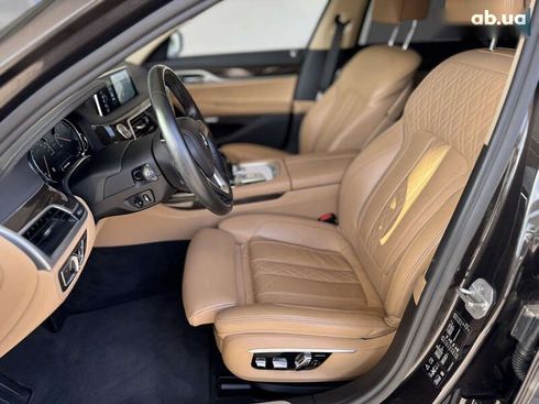 BMW 7 серия 2016 - фото 28