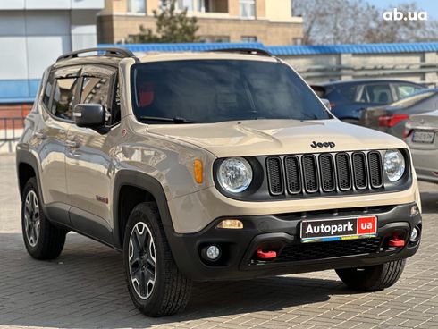 Jeep Renegade 2016 бежевый - фото 3