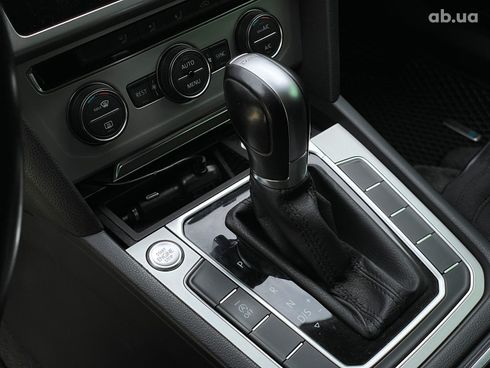 Volkswagen passat b8 2017 серый - фото 17