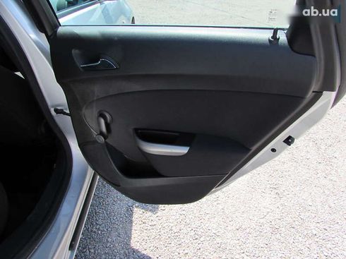 Opel Astra 2010 - фото 16