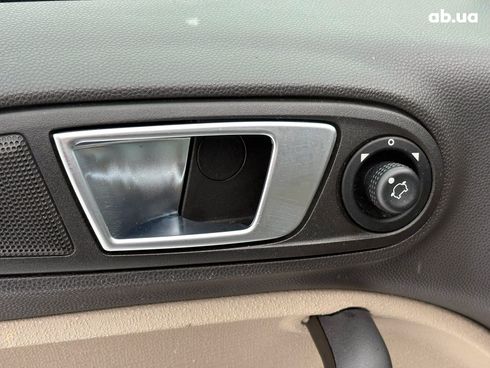 Ford Fiesta 2016 черный - фото 15