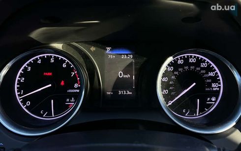 Toyota Camry 2020 - фото 17