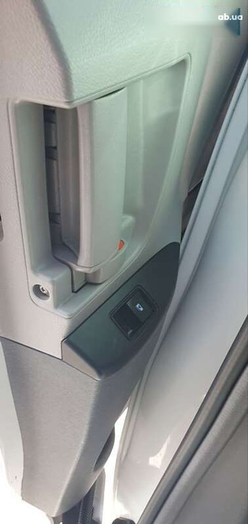 Toyota Sienna 2016 - фото 17