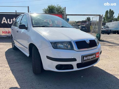 Skoda Fabia 2006 белый - фото 7