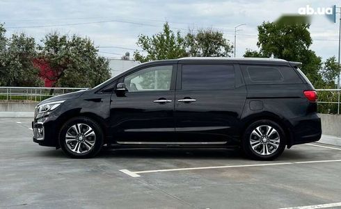 Kia Carnival 2020 - фото 7