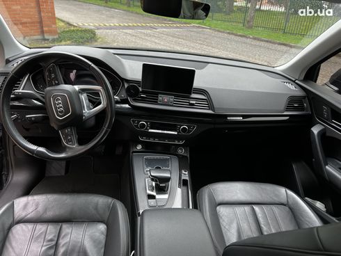 Audi Q5 2018 серый - фото 14