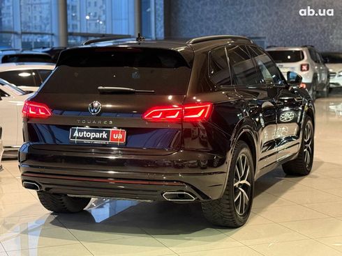 Volkswagen Touareg 2021 коричневый - фото 8