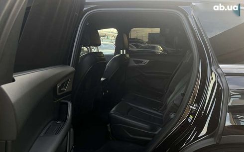 Audi Q7 2018 - фото 24