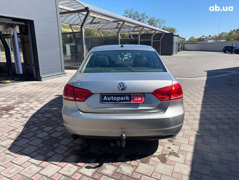 Volkswagen passat b7 2012 серый - фото 4