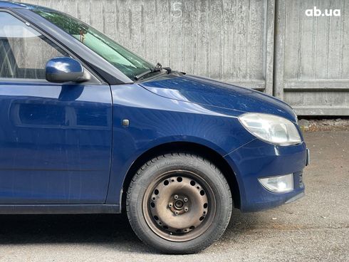 Skoda Fabia 2010 синий - фото 4