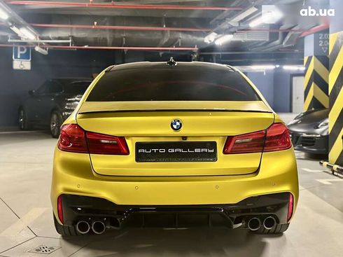 BMW M5 2018 - фото 8