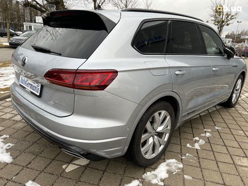 Volkswagen Touareg R 2021 - фото 27