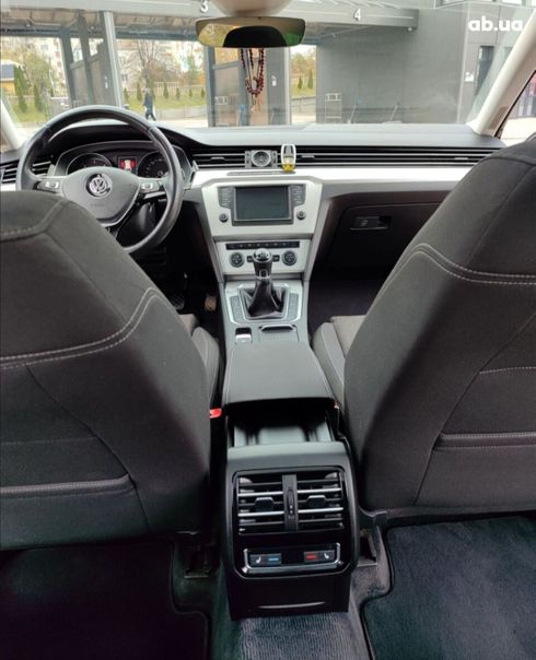 Volkswagen Passat 2016 черный - фото 12