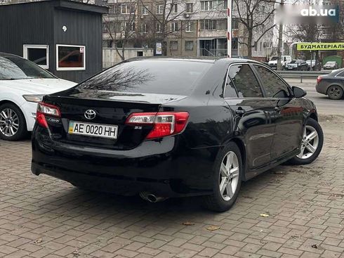 Toyota Camry 2014 - фото 4