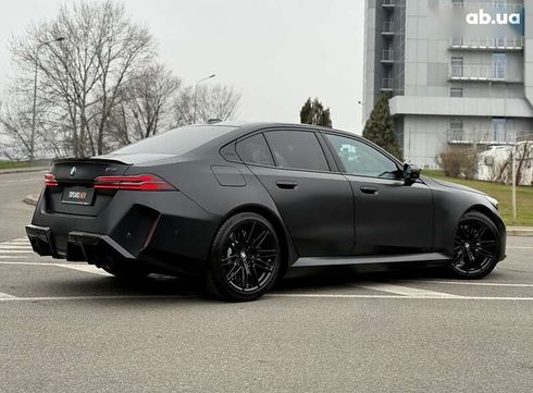 BMW M5 2024 - фото 19