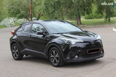 Toyota C-HR 2019 - фото 15