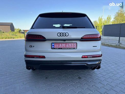 Audi Q7 2021 - фото 11