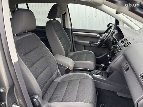 Volkswagen Touran 2011 - фото 18