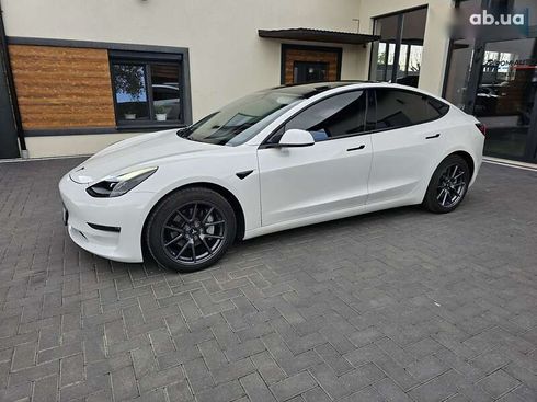 Tesla Model 3 2021 - фото 4