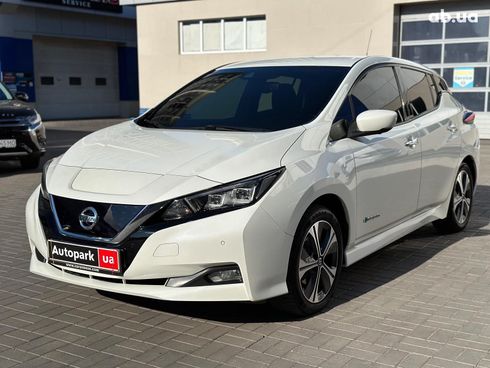 Nissan Leaf 2018 белый - фото 2