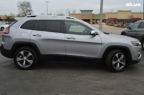 Jeep Cherokee 2019 серебристый - фото 3