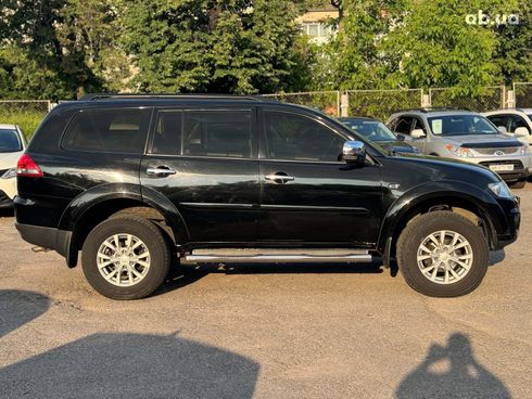 Mitsubishi Pajero 2015 черный - фото 4