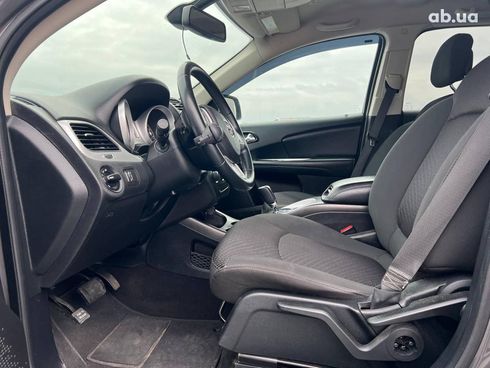 Dodge Journey 2018 серый - фото 19