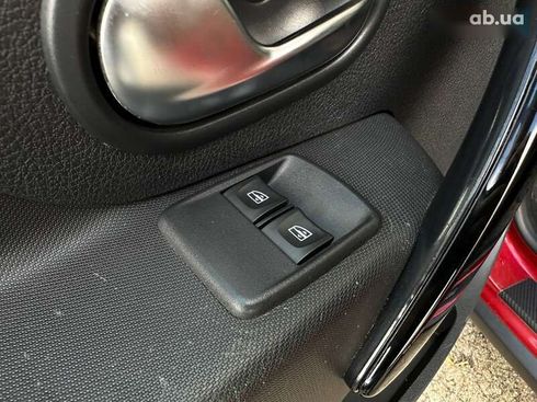 Renault Sandero 2019 - фото 16