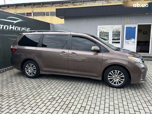 Toyota Sienna 2019 - фото 6