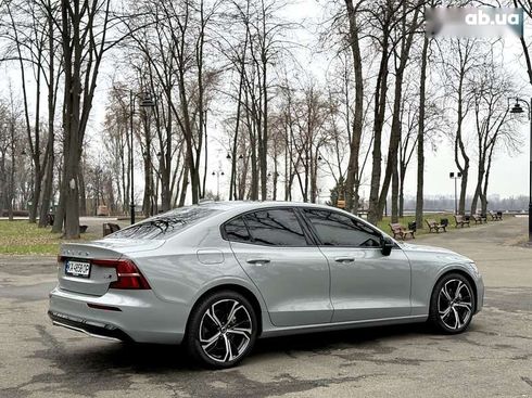 Volvo S60 2024 - фото 27