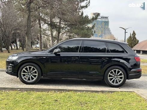Audi Q7 2017 - фото 30