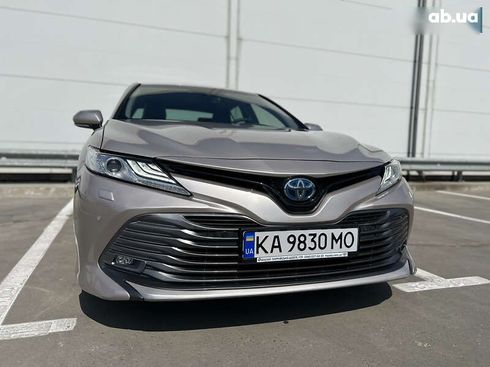 Toyota Camry 2019 - фото 9