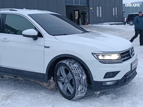 Volkswagen Tiguan 2018 белый - фото 15