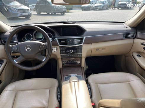 Mercedes-Benz E-Класс 2010 коричневый - фото 31