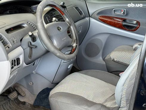 Toyota Previa 2001 синий - фото 10