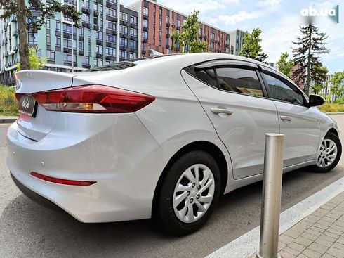 Hyundai Elantra 2016 - фото 21