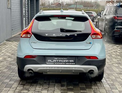 Volvo V40 Cross Country 2016 - фото 9