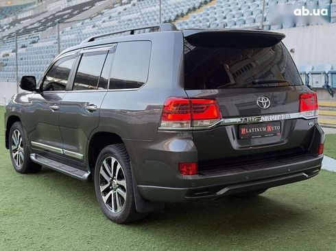 Toyota Land Cruiser 2016 - фото 4