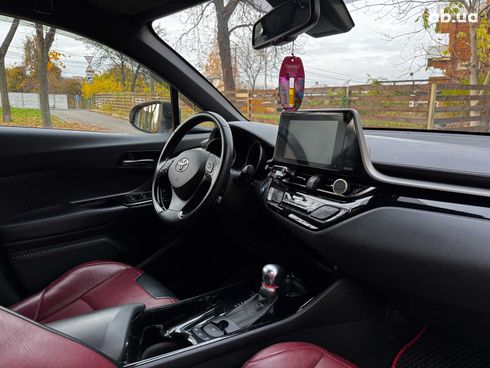 Toyota C-HR 2019 белый - фото 30