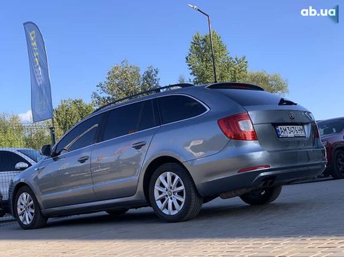 Skoda Superb 2011 - фото 16