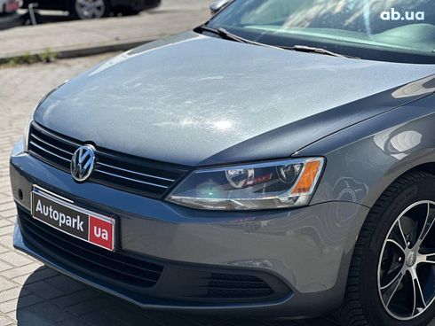 Volkswagen Jetta 2012 серый - фото 2