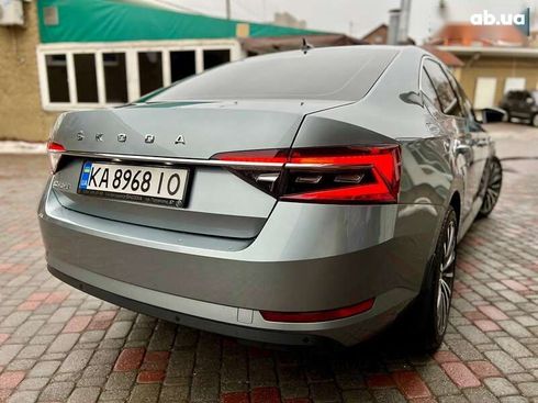 Skoda Superb 2021 - фото 5