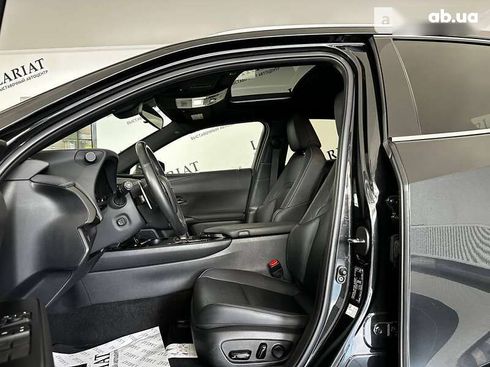 Lexus UX 2021 - фото 18