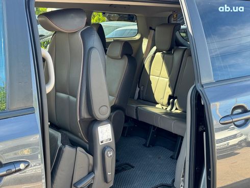 Kia Sedona 2017 серый - фото 20