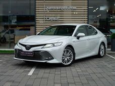 Продаж вживаних Toyota Camry 2019 року - купити на Автобазарі