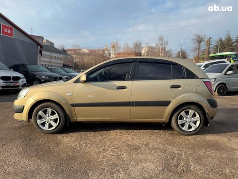 Kia Rio 2008 бежевый - фото 8