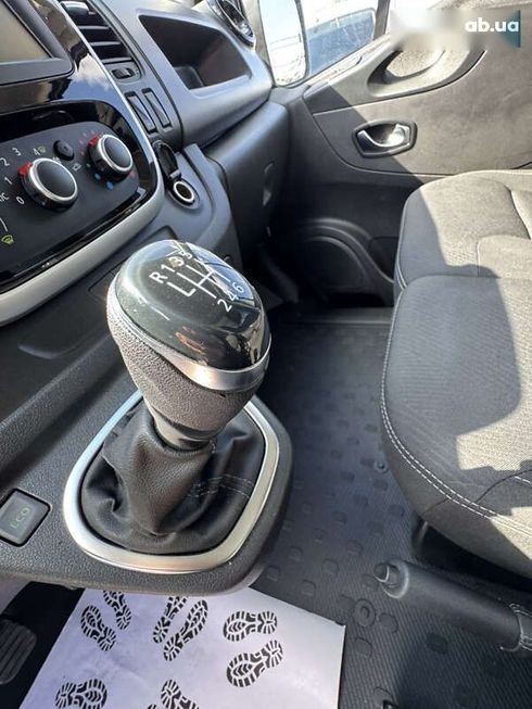 Renault Trafic 2020 - фото 24